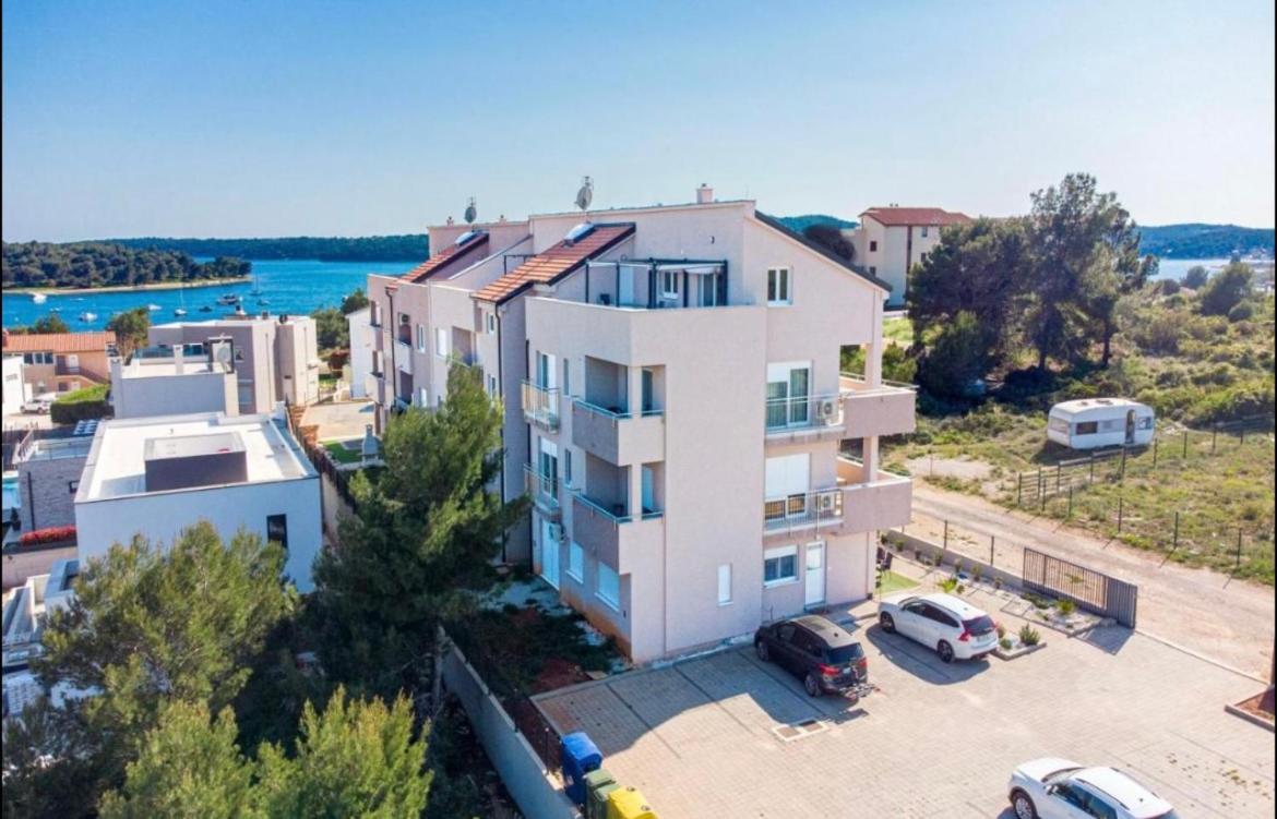 Apartman Yacht Medulin Extérieur photo
